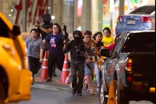 文汇报■泰国枪击案作案士兵被击毙