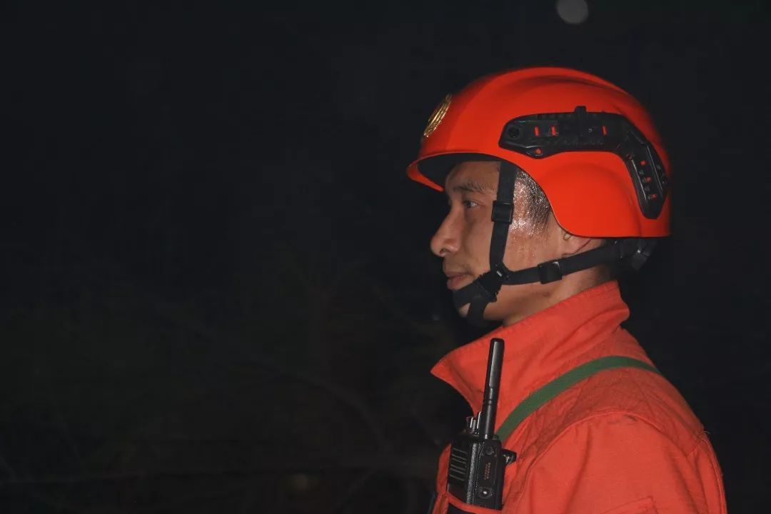 「应急管理部」最美“逆行者”：携手奋斗在＂战疫＂一线的森林消防＂夫妻档＂