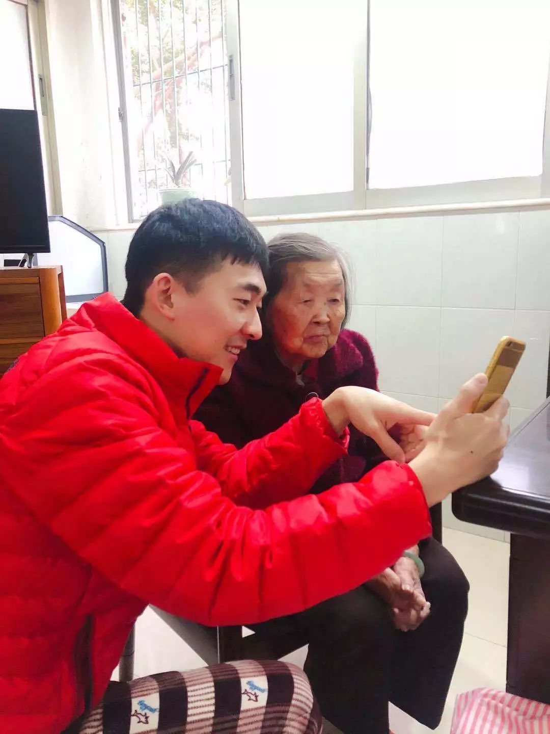 [京法网事]图说法院故事｜感谢默默守护平安的你们！向无名英雄致敬！