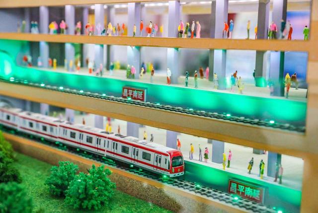 北京日报客户端@多项交通建设项目陆续复工，未发现疑似病例