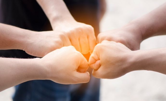 「文汇报」共同担当使命，淬炼文明之光（和音）——抗击疫情离不开命运共同体意识⑤