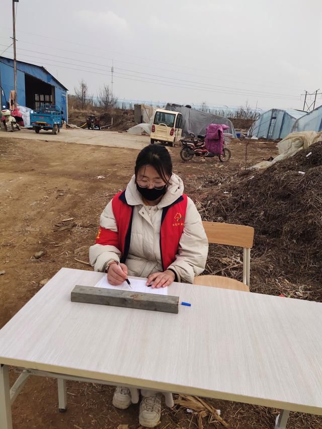 「共青团中央」返乡大学生团员们，请到社区（村）报到！