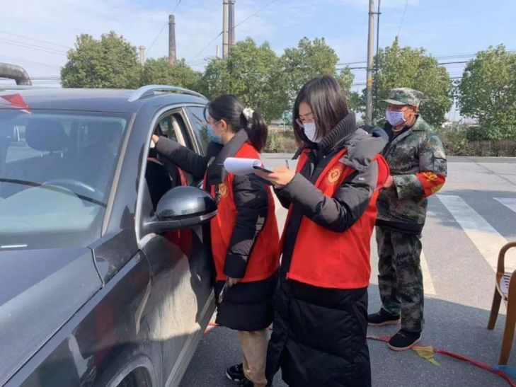 「共青团中央」返乡大学生团员们，请到社区（村）报到！