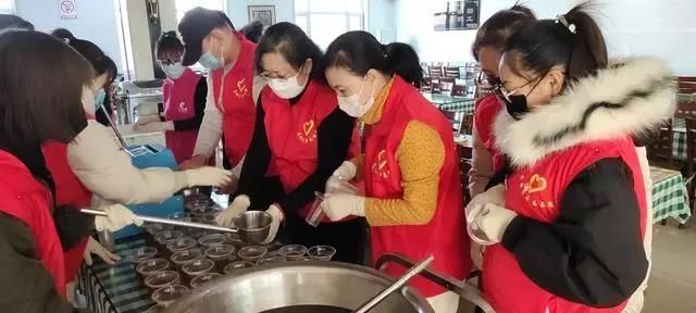 「共青团中央」返乡大学生团员们，请到社区（村）报到！