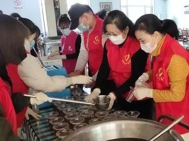 「共青团中央」返乡大学生团员们，请到社区（村）报到！