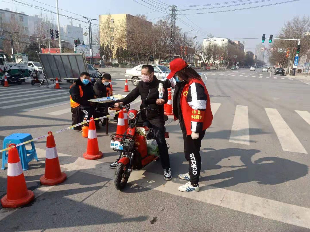 「共青团中央」返乡大学生团员们，请到社区（村）报到！