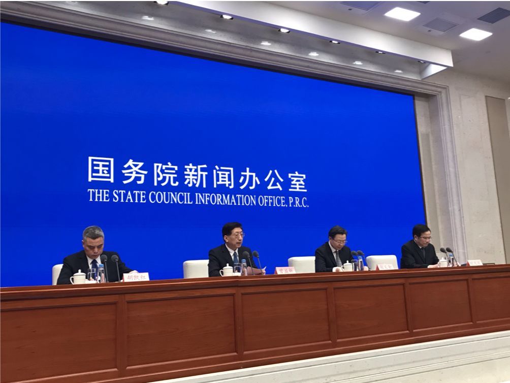 光明日报■中央财政给予疫情防控一线医务人员和防疫工作者发放补助