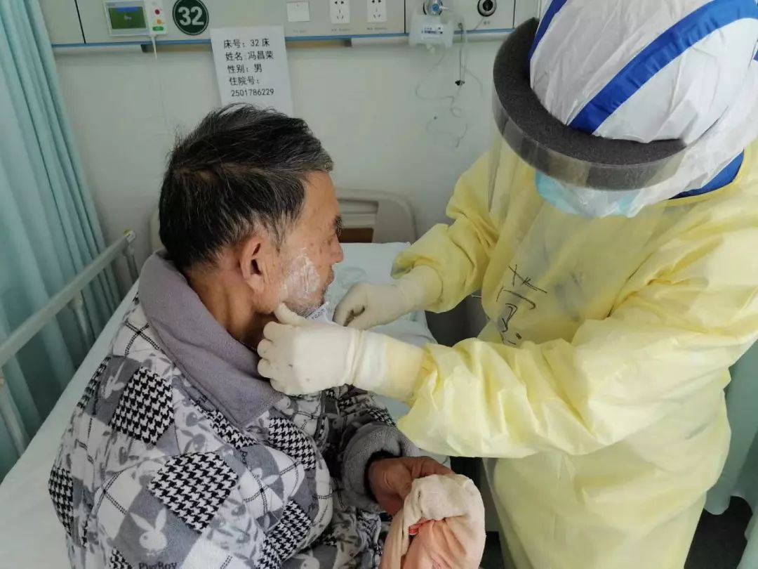 「健康中国」【你有多美】一个令人落泪的“纸蛋糕”——中日医院国家援鄂医疗队日记