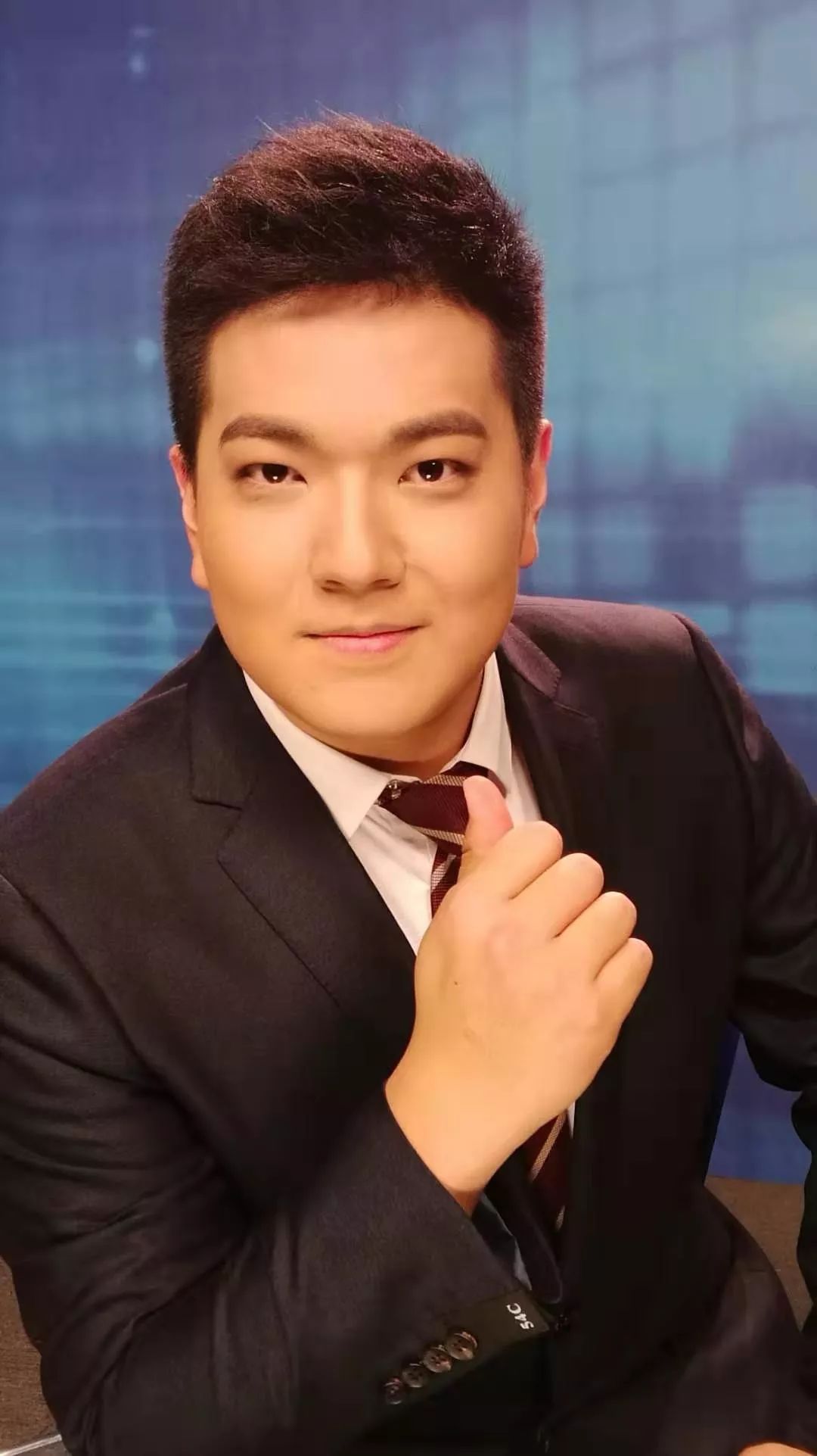 《暖暖的味道》为您带来早春美食家中做～王大厨现场教学香嫩不油腻