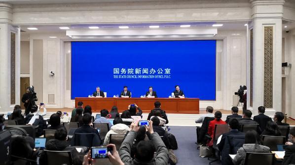 央视网：财政部：将医务人员作为重点保障对象