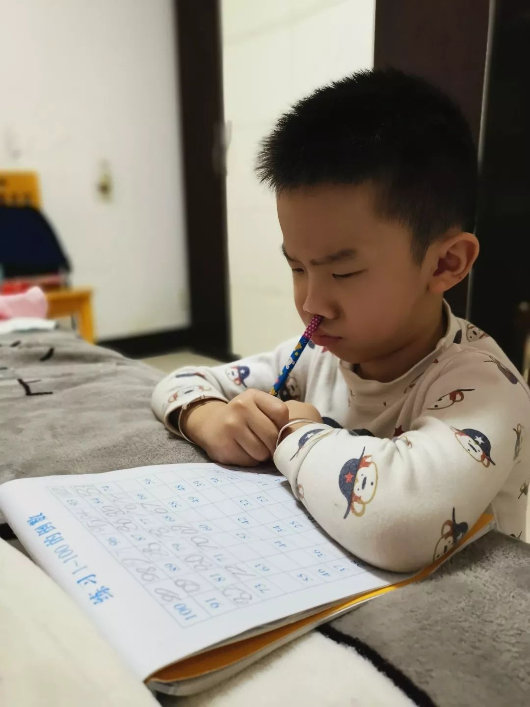 打赢疫情防控阻击战今日我当班只因是警察