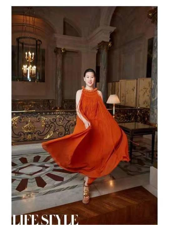 著名歌唱家廖昌永携女儿廖敏冲推抗疫公益歌曲《人间星河》