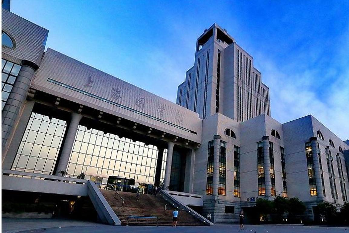 上海图书馆优质数字资源送进武汉方舱医院,"浦江伴读"今日上线!_人民