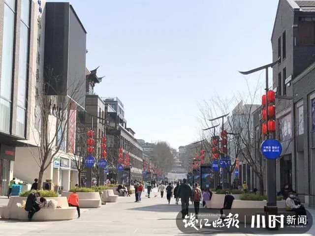 #上观新闻#疫情还没有结束！多地紧急叫停大规模人群聚集，张文宏提示：不要出去瞎玩