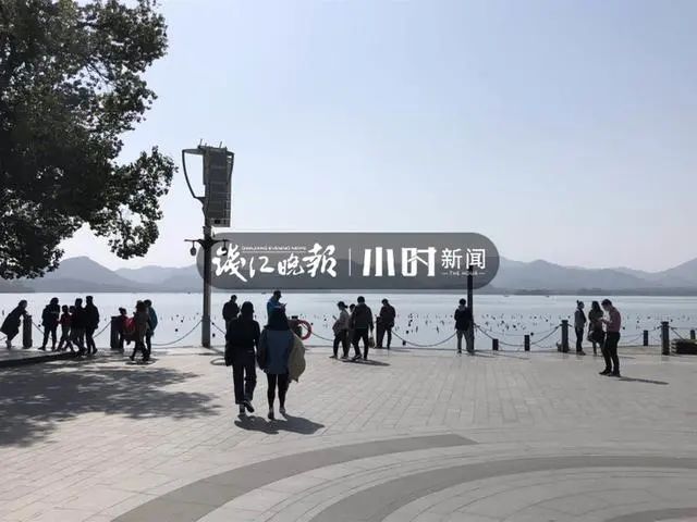 #上观新闻#疫情还没有结束！多地紧急叫停大规模人群聚集，张文宏提示：不要出去瞎玩