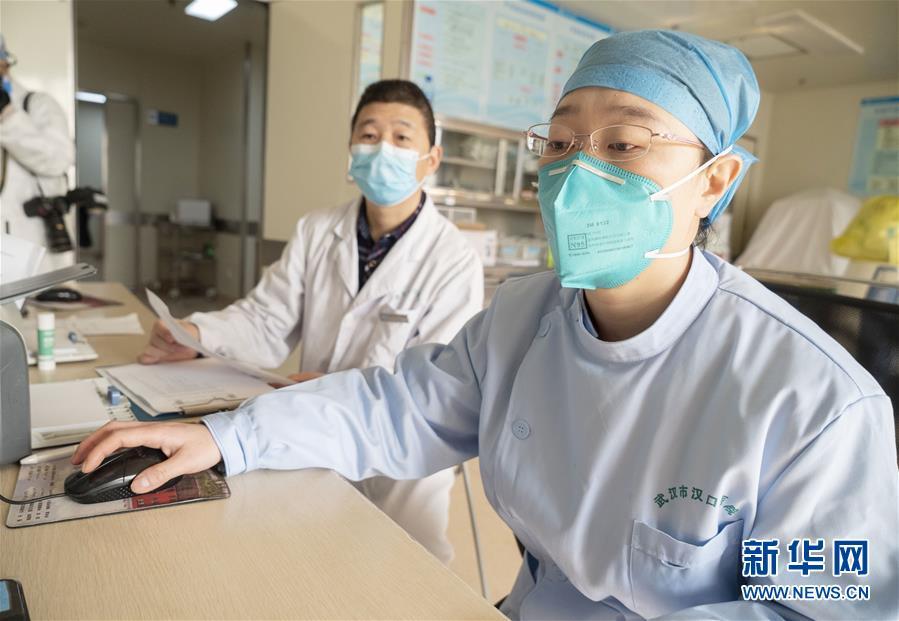 「新华网」重返战场的“白衣天使”