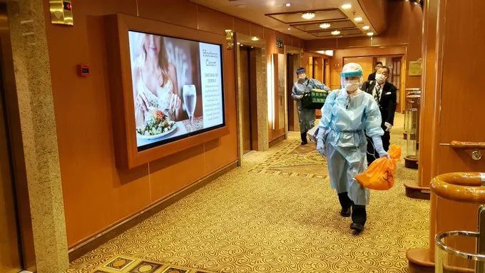 「澎湃新闻」日本邮轮的乘客下船，但故事还没结束