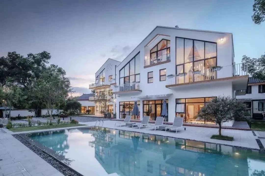 待疫去花开我们相约住在民宿里拔草莫干山