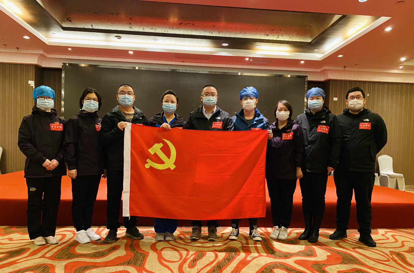 上海援鄂医疗队9名队员"火线"入党:特殊战场,淬炼灵魂!