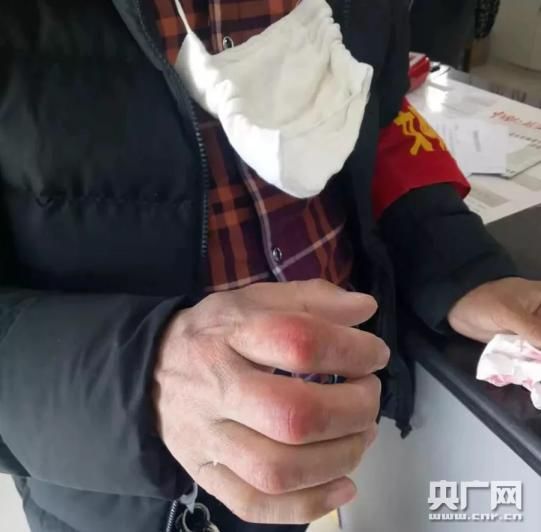 【经济日报】奖钱不手软、敲门手破皮……各地防疫使出洪荒之力