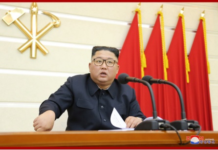 #环球网#金正恩主持劳动党中央政治局扩大会议，讨论严格实行超特级防控措施防范疫情
