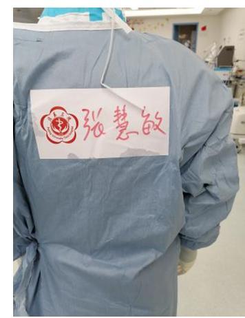 中国武汉▲中国发布丨国家援鄂医疗队员张慧敏：口罩绷住鼻梁产生压疮，汗水透过隔离衣印到姓名牌上，只为打赢病毒