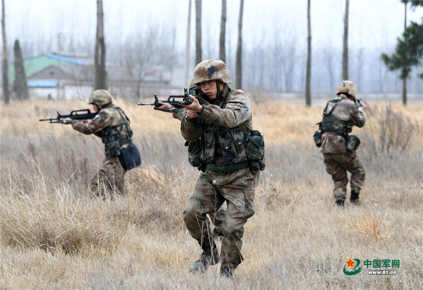 步兵正在进行班战术训练.