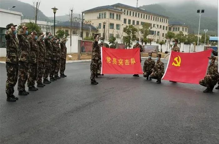 #疫情#熄灯号丨一个口罩的军旅之路