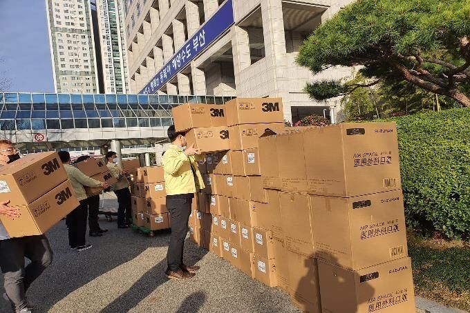 #口罩#捐赠50万只口罩后，上海再向釜山市送去7万只口罩