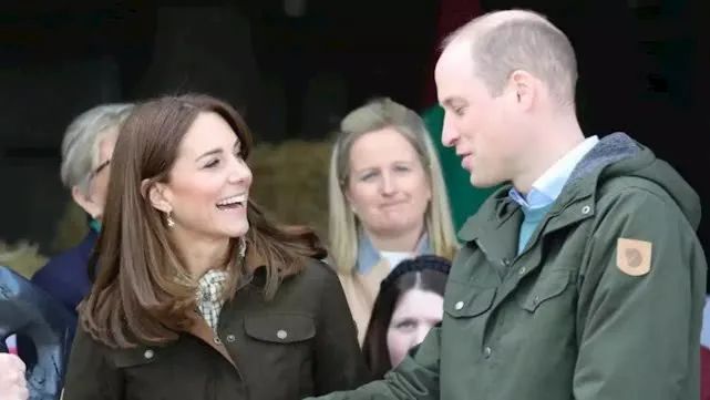 国际社会▲拿新冠病毒开玩笑的，居然还有英国王室