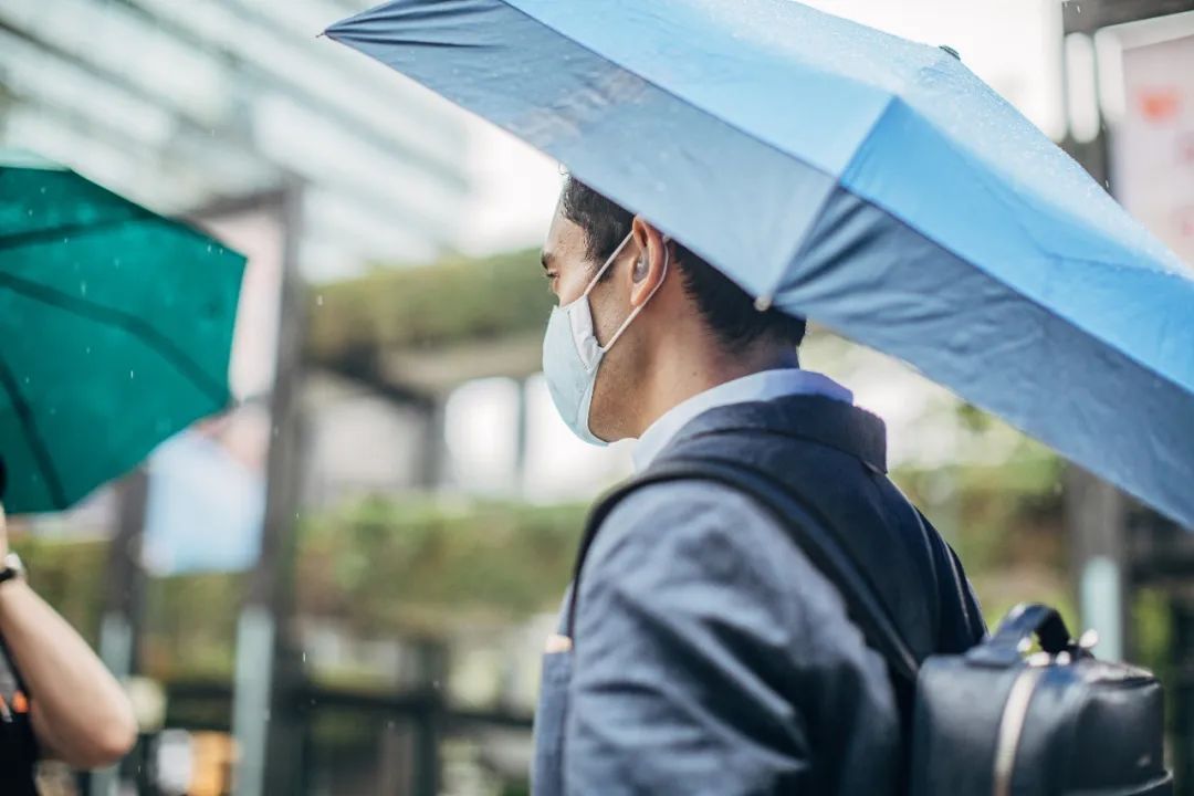 「疫情」疫情叠加花粉季 日本人“一罩难求”