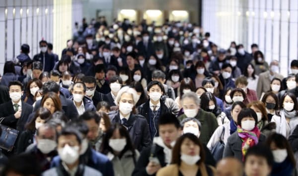 #张凯#中国留学生口述：日本繁华街头人潮依旧 但七成民众戴上口罩