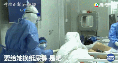 口罩：“会换尿不湿吗？”98年护士乐了：会啊，就是来这儿学的！
