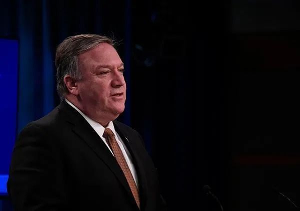 #疫情#参考快评 | 抗疫陷被动，蓬佩奥竟指责中国“隐瞒信息”