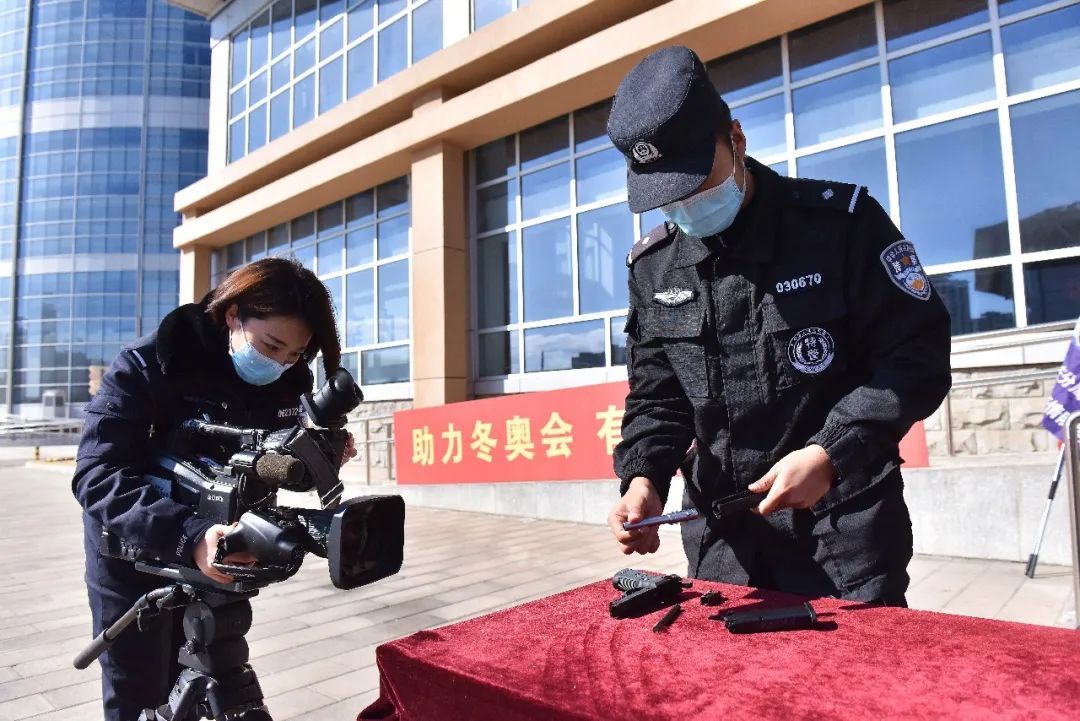 [女警]亲测警告！别轻易惹女警，因为……