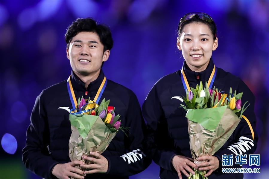 世界杯▲速滑世界杯总决赛：中国组合获男女混合接力表演赛冠军