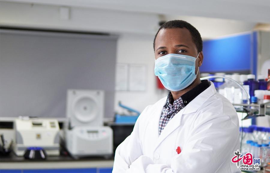 【】【中国故事|战“疫”】外国人“不见外”——心系中国向海外发声 展现中国抗疫成效