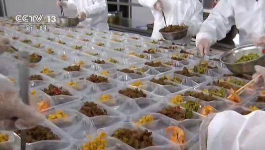 「杨晶」在方舱医院等花开的22天 她用镜头记录下这里的人间百态