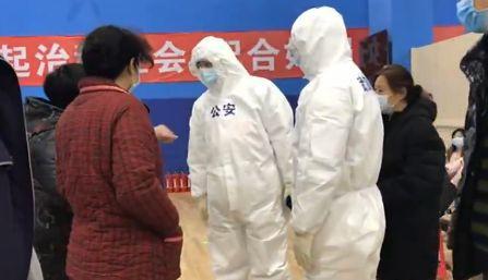 「杨晶」在方舱医院等花开的22天 她用镜头记录下这里的人间百态