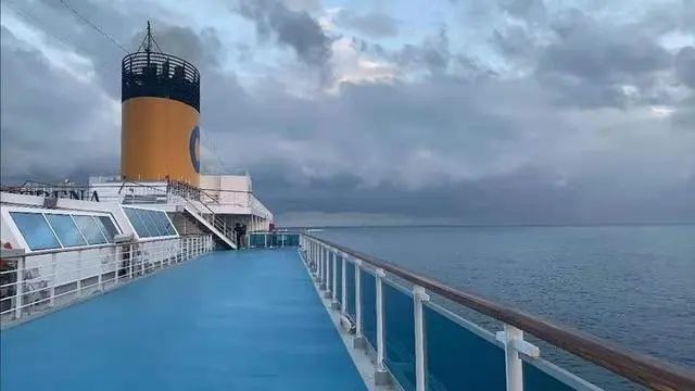 [赛琳娜]漂泊一个多月，下船一刻泪崩 ！“赛琳娜”号邮轮上的中国船员分批回国