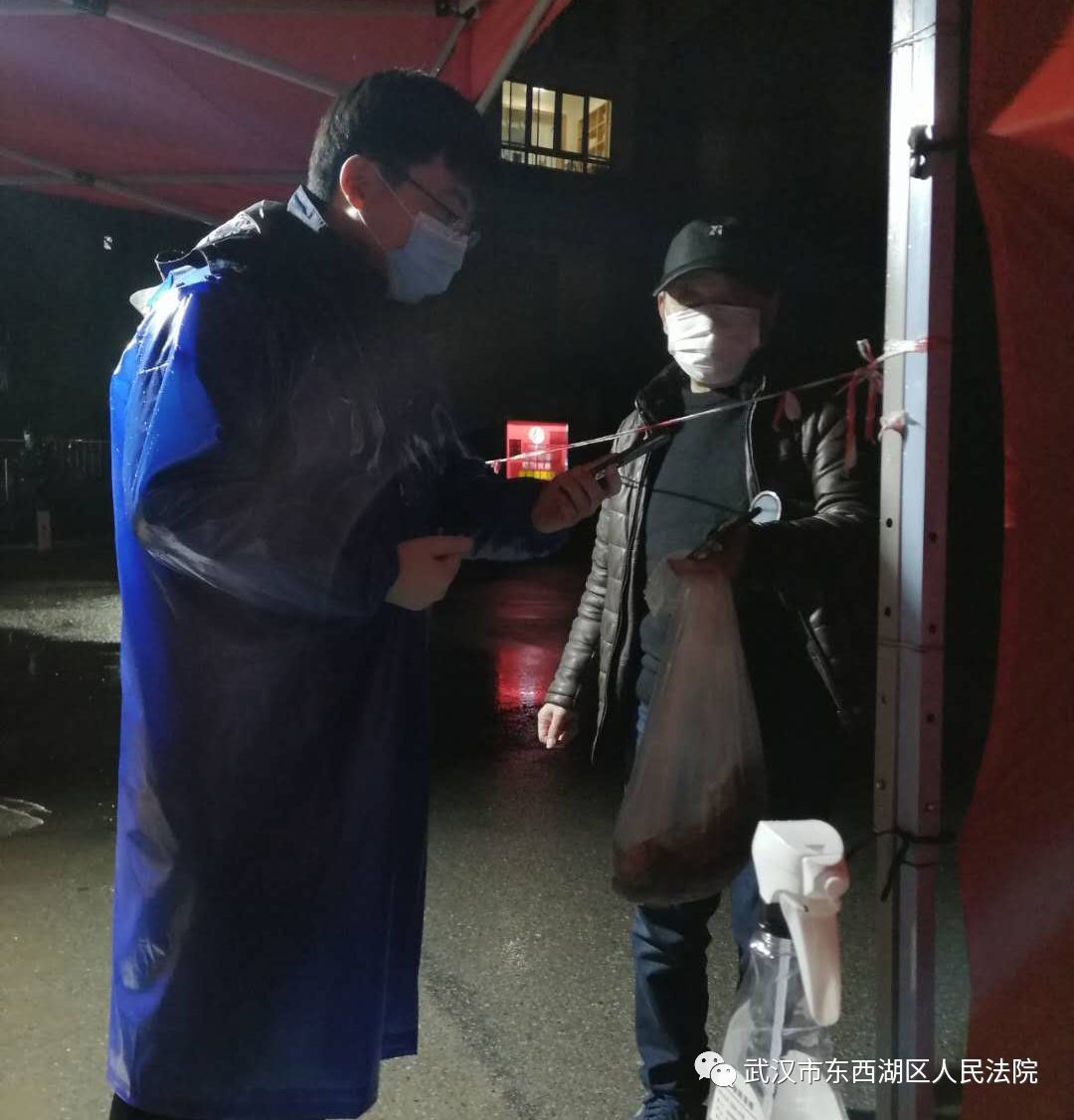武汉生活：谁说九零后“稚嫩”？危难时刻一样像战士丨武汉一日
