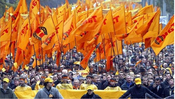 华盛顿在格鲁吉亚("玫瑰革命"),乌克兰("橙色革命")和其他地方大力