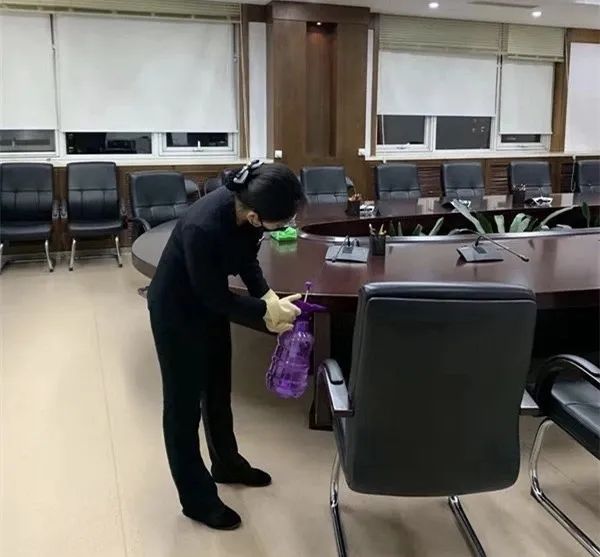 『中国气象局』中国气象局机关服务中心：筑牢安全防线 当好防疫“后勤员” | 战“疫”故事?