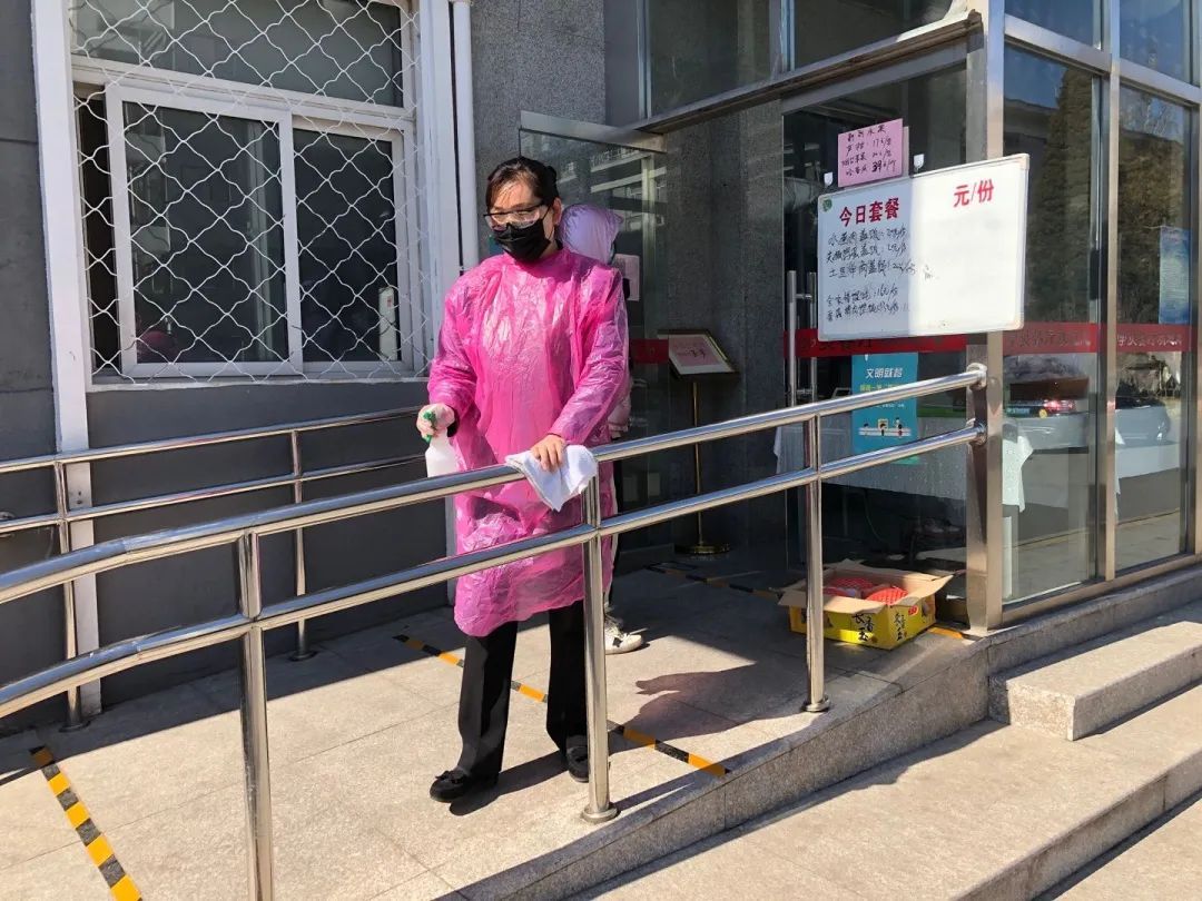 『中国气象局』中国气象局机关服务中心：筑牢安全防线 当好防疫“后勤员” | 战“疫”故事?