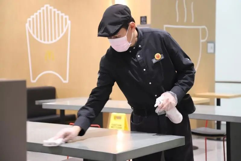 [疫情]大兴机场防疫关键期：商业店面4小时消毒一次