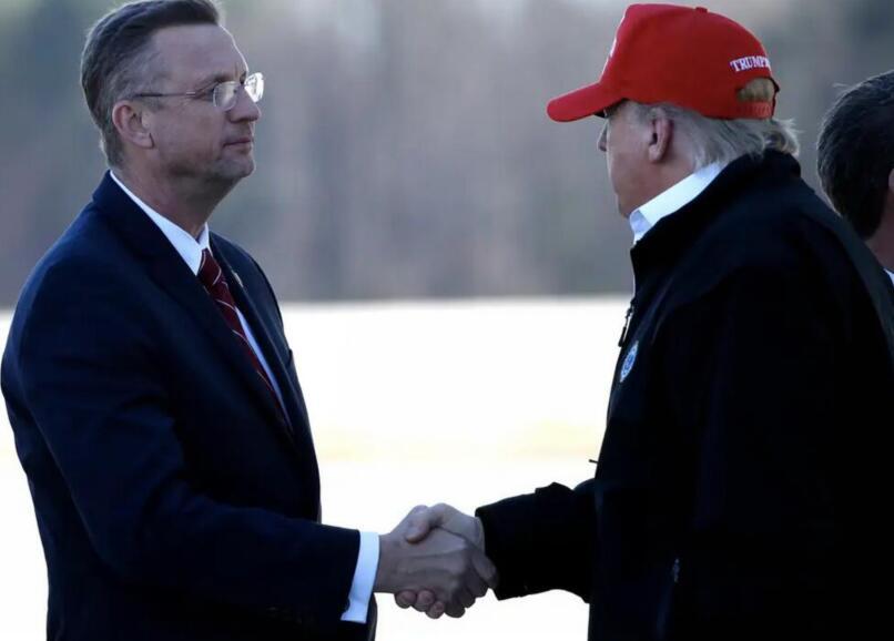 「特朗普」特朗普接触过巴西确诊官员?白宫发言人：他们没有互动，总统不用接受检测