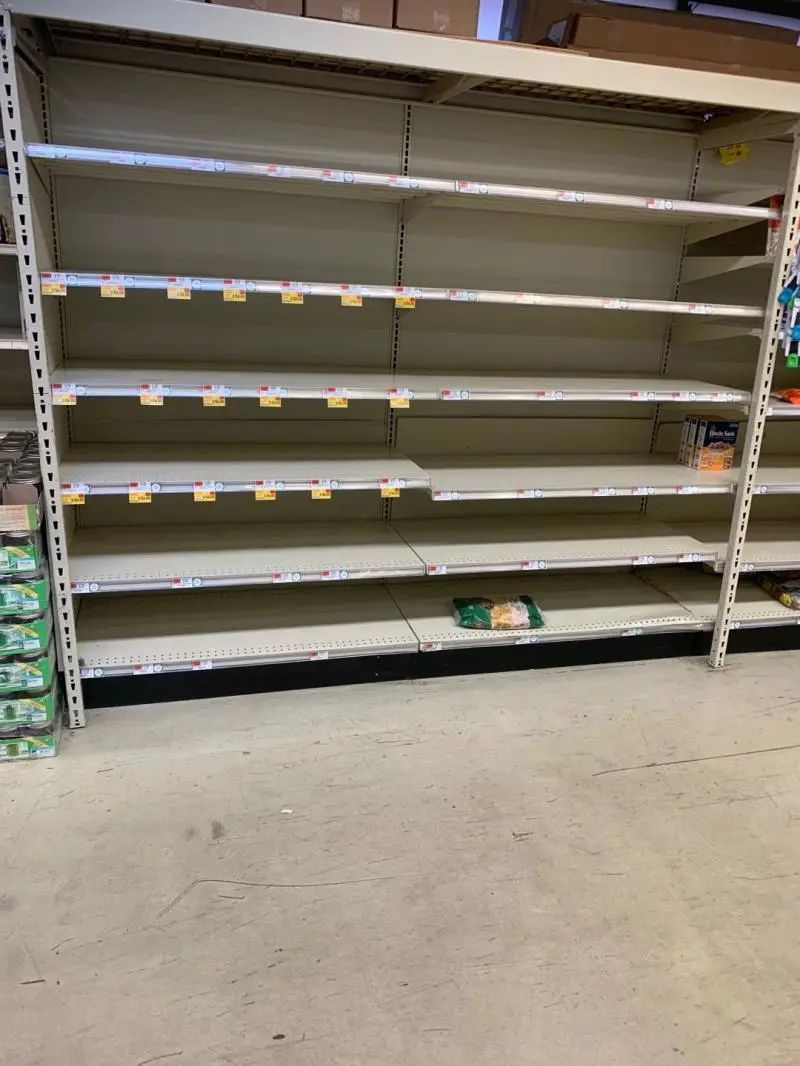 「纽约」美国现状:超市抢购、禁止集会、百老汇熄灯...华人亚裔遭受歧视乃至攻击→