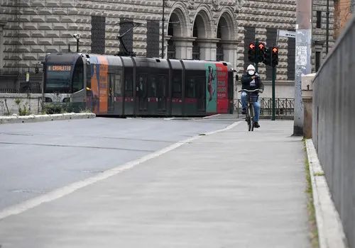 「意大利人」意大利人“老费”的“封城”日记:中国专家来了,好振奋!