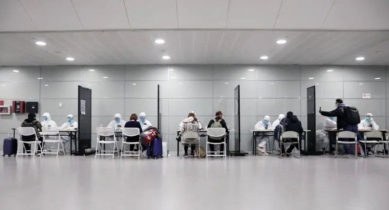 基本医疗保险：继输入病例医疗费外，北京又明确：境外回京集中隔离14天，费用自理