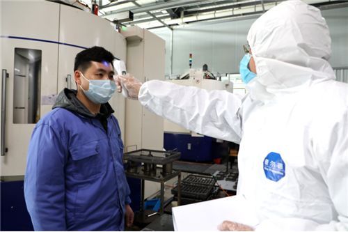 法律▲光明时评：刻意隐瞒者，不该免费治疗！